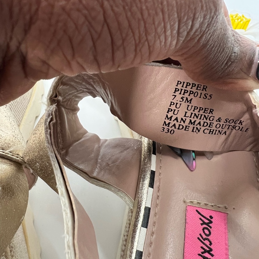 Betsey Johnson Y2K floral platform sandals ( 7.5 ) - Picture 9 of 9